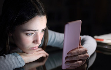 Les 10 réflexes essentiels pour les adolescents et jeunes adultes face aux dangers du web