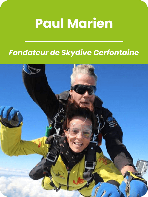 Paul Marien, fondateur de Skydive Cerfontaine en plein vol